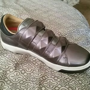 Silver sketchers BRAND NEW NEVER WORN